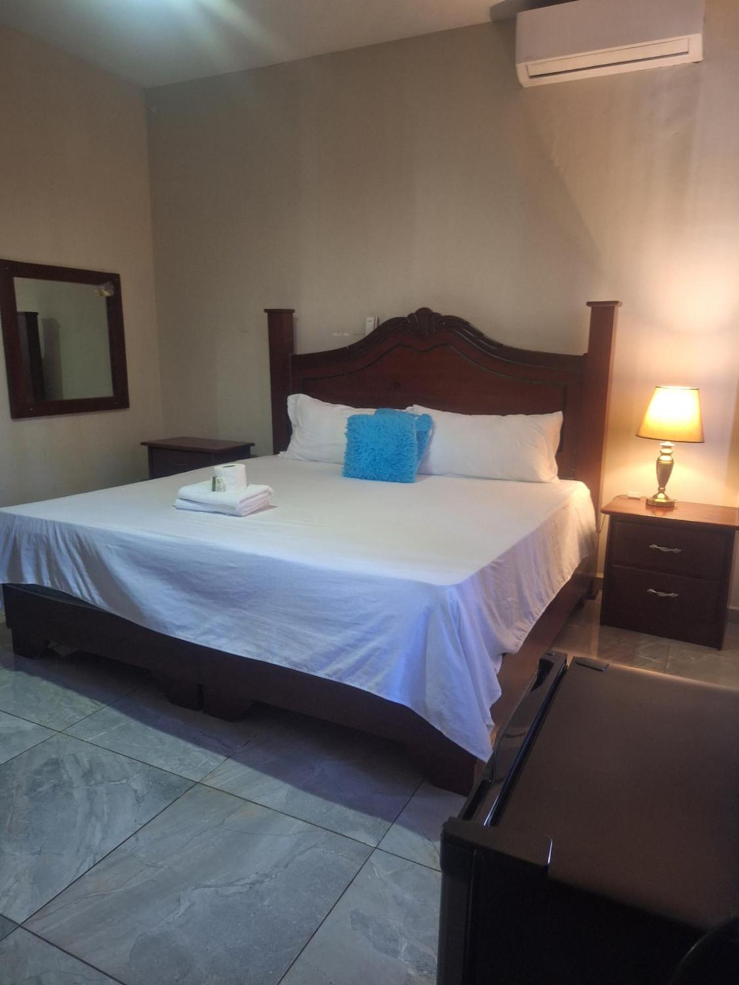 Hotel Enrique II Zona Colonial Vista Al Malecon Santo Domingo Eksteriør billede